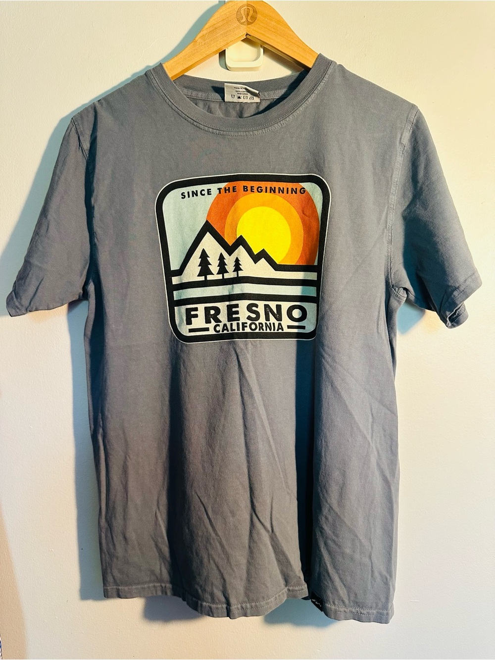 Techstyles Men’s Fresno Graphic Short-Sleeve Tee - Small Dark Gray